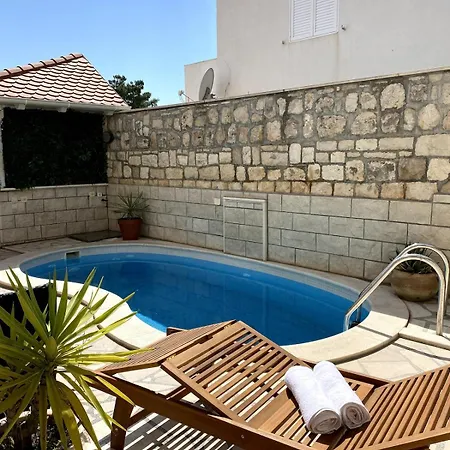 לינה וארוחת בוקר Casa Benita 4*